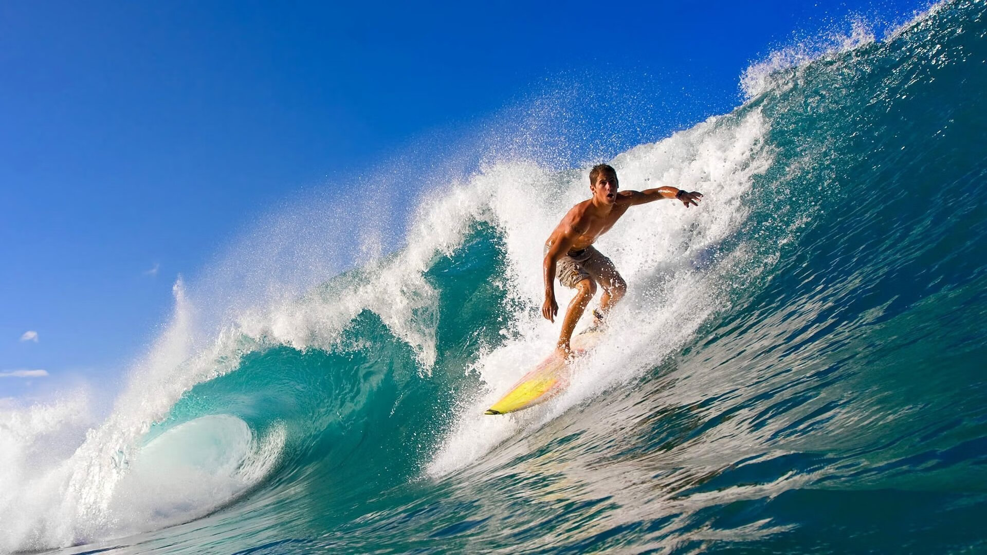 开云体育下载-杨瀚森攻防两端持续进化引发媒体关注，杨瀚森身高